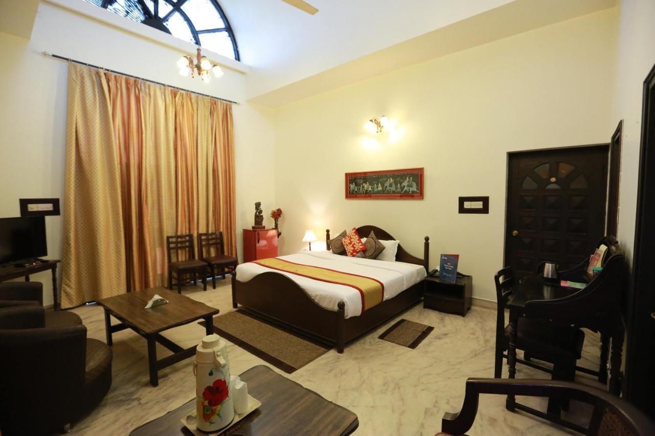 Oyo 8844 Meadows Inn Chinhat Extérieur photo