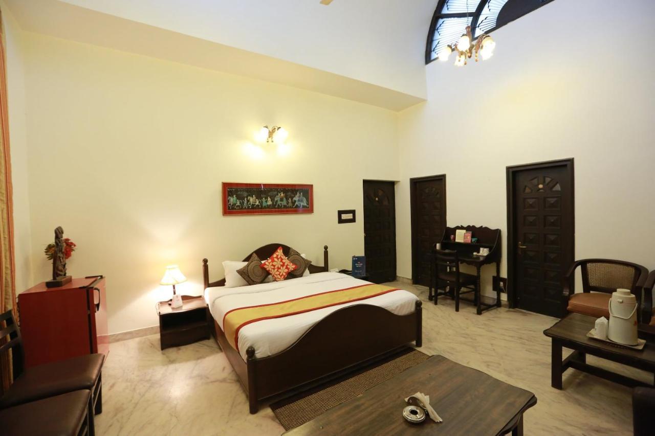 Oyo 8844 Meadows Inn Chinhat Extérieur photo