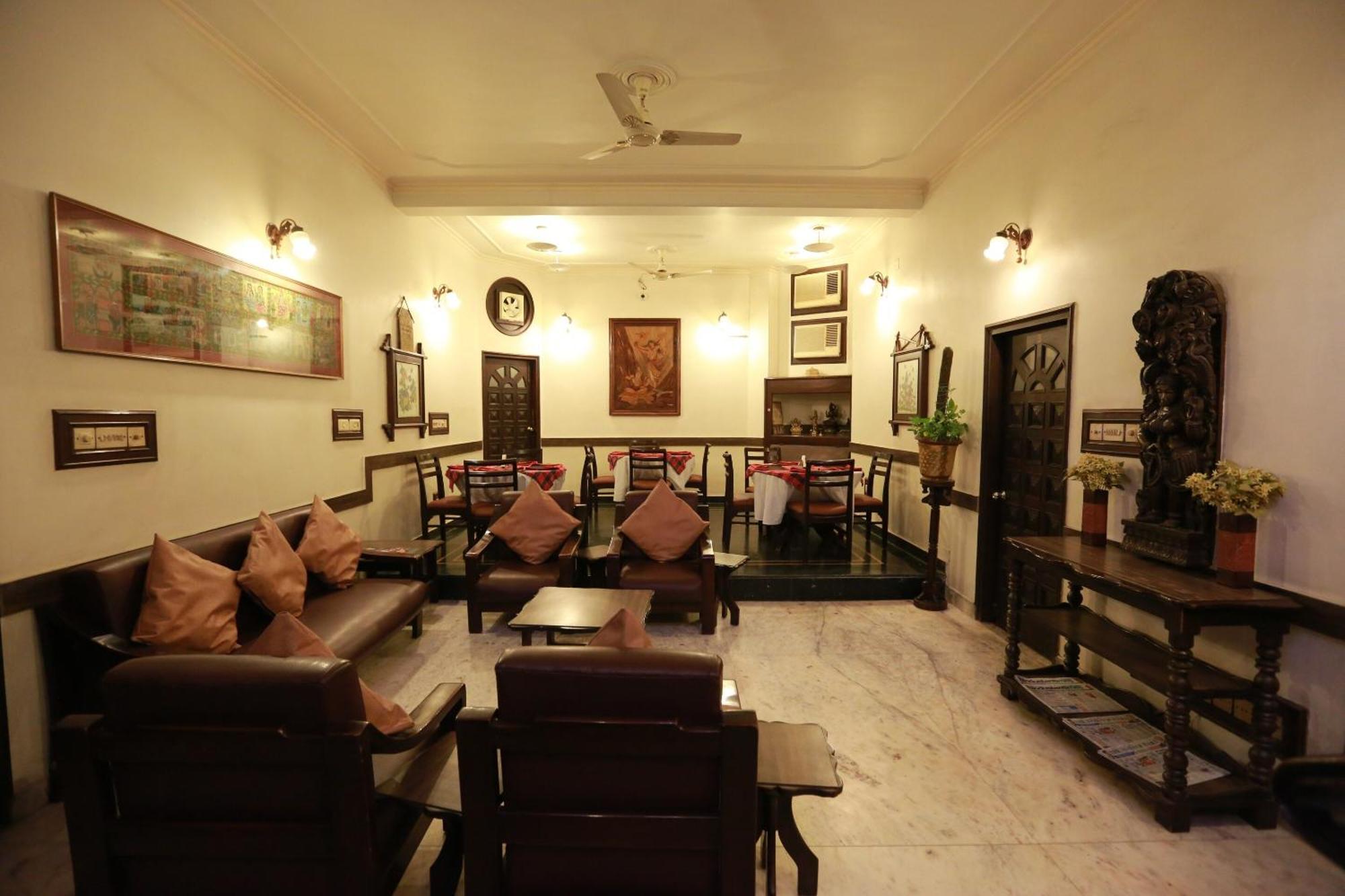 Oyo 8844 Meadows Inn Chinhat Extérieur photo